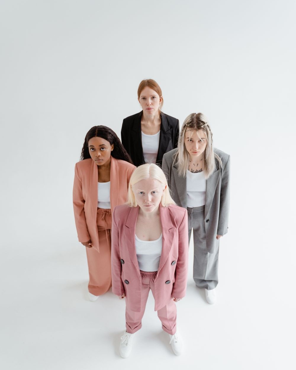 The jumpsuit is the most efficient garment in women's fashion: one decision, one outfit. In 2026, jumpsuits and rompers are among the strongest categories in women's fashion, with wide-leg formal jumpsuits for occasions, casual rompers for weekends and vacations, and belted a ...