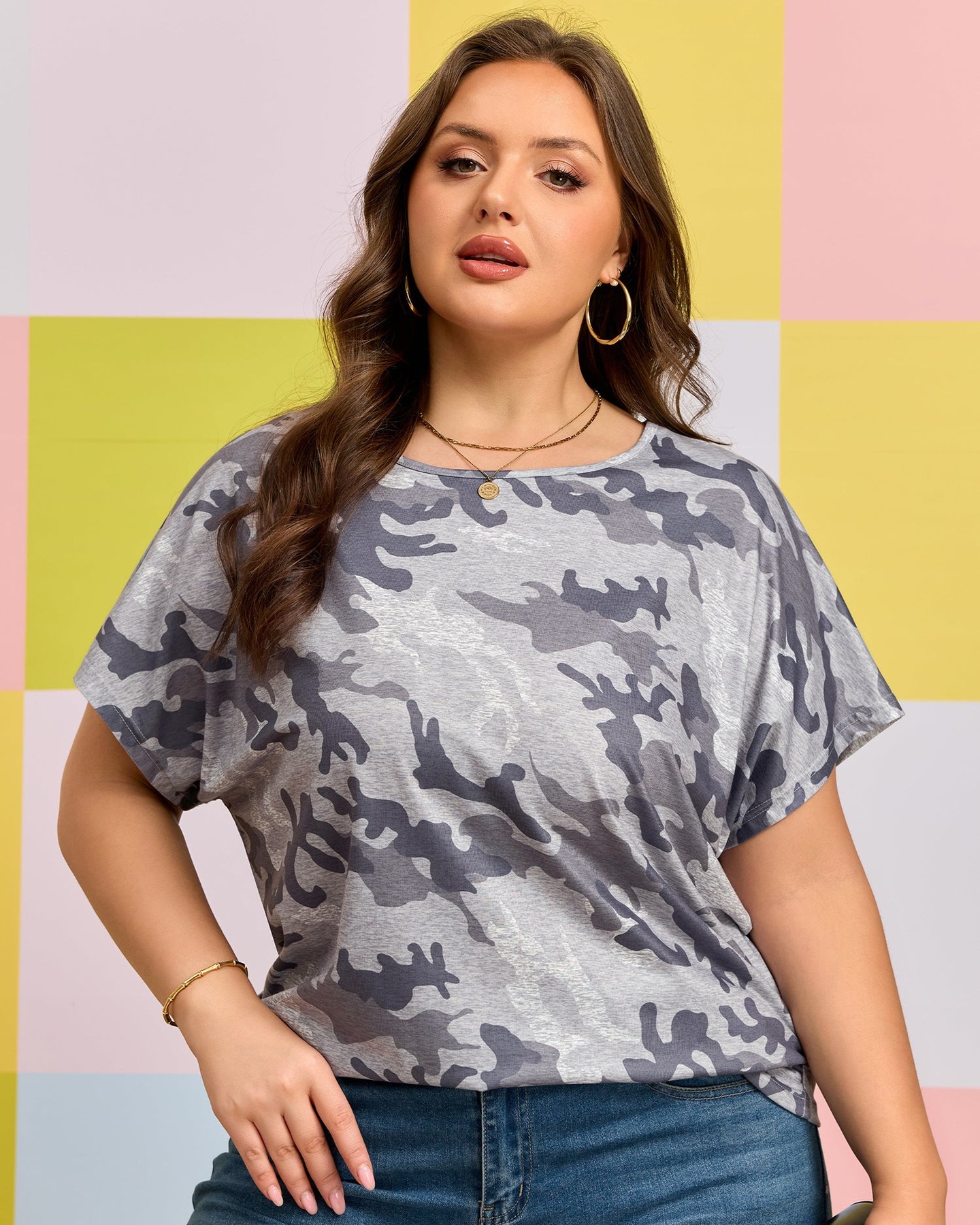 Your comfort just got an upgrade.

This camo print tee is all about that relaxed, effortless vibe—perfect for days when you want to look put-together without trying. The grey camouflage gives it an urban edge that feels fresh and modern, while the plus size cut wraps you in comfort all day long.

Casual never felt this good.

Grab yours now for £11.36.

#PlusSizeFashion #CamoStyle #CasualTee #UrbanWear #PlusSizeTop