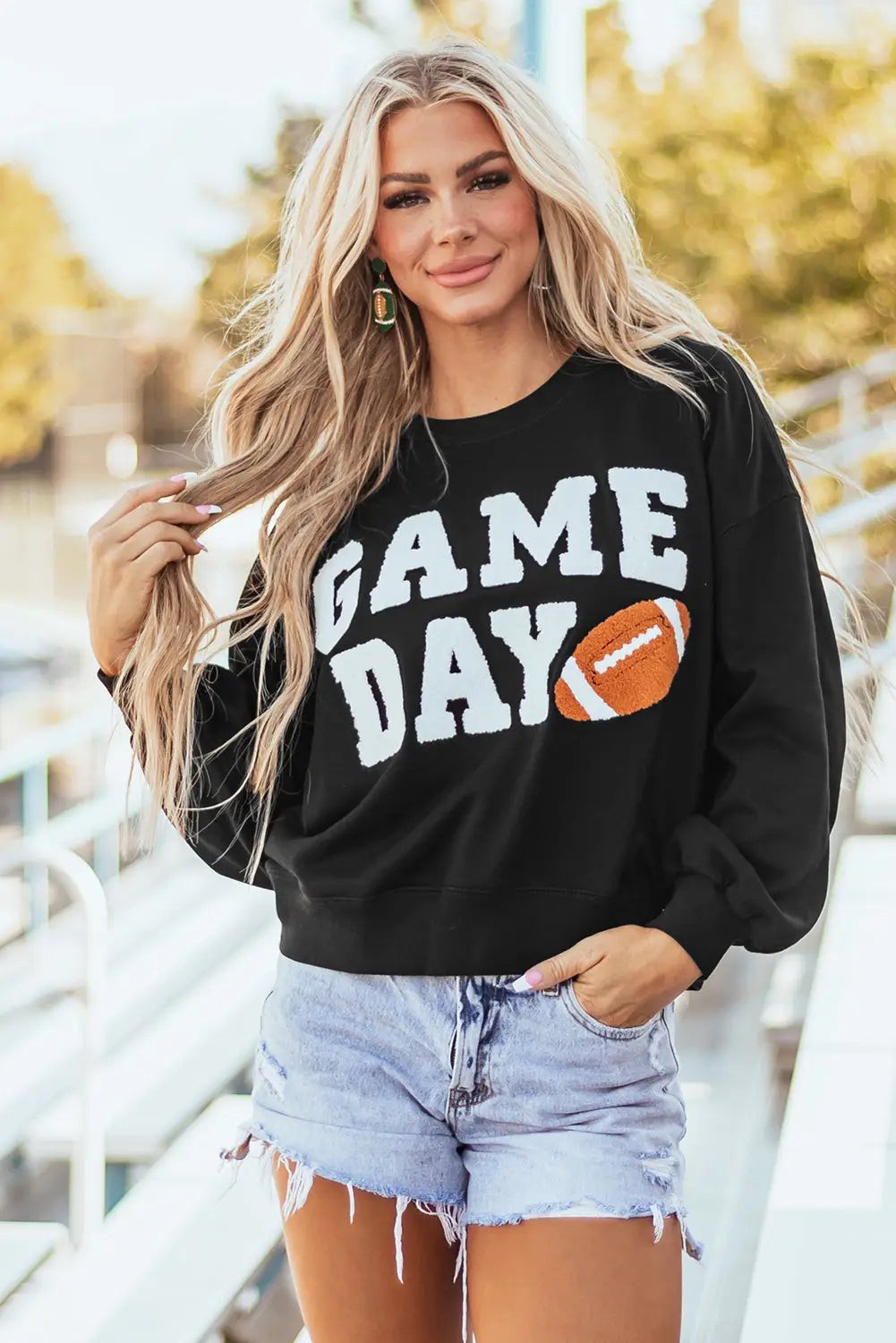 90s varsity is back — and it's more romantic than ever. This red dahlia sweatshirt combines that beloved sporty aesthetic with luxe chenille detailing and dramatic puff sleeves that feel anything but basic.

The result? A piece that works for casual Fridays, coffee runs, or when you want to feel put-together without trying too hard.

Get it now for only £25.49 at 

#VarsityStyle #ChenilleSweatshirt #PuffSleeve #CasualFashion #SweatshirtSeason