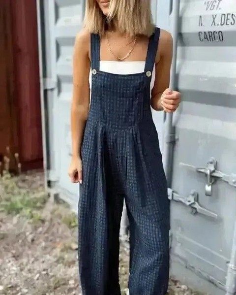 You throw on plaid overalls and suddenly every outfit feels intentional.

The high waist flatters your frame, while the cozy plaid print screams autumn in the best way. Layer them with a fitted long-sleeve, a chunky knit, or just a simple tee—they work with everything.

Effortlessly cool, surprisingly versatile, and ready for any season. Now at £31.10.

#DungareeLove #AutumnStyle #PlaidOveralls #HighWaistFashion #EasyOutfits