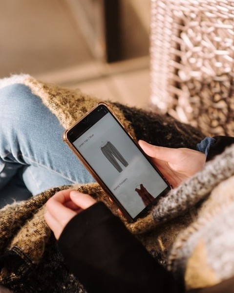 Something significant happened in 2026 that most UK shoppers have not fully processed yet: the AI assistants on your phone can now not only recommend clothes but complete the purchase on your behalf. ChatGPT and Google's Gemini have moved from product discovery tools — you — ...