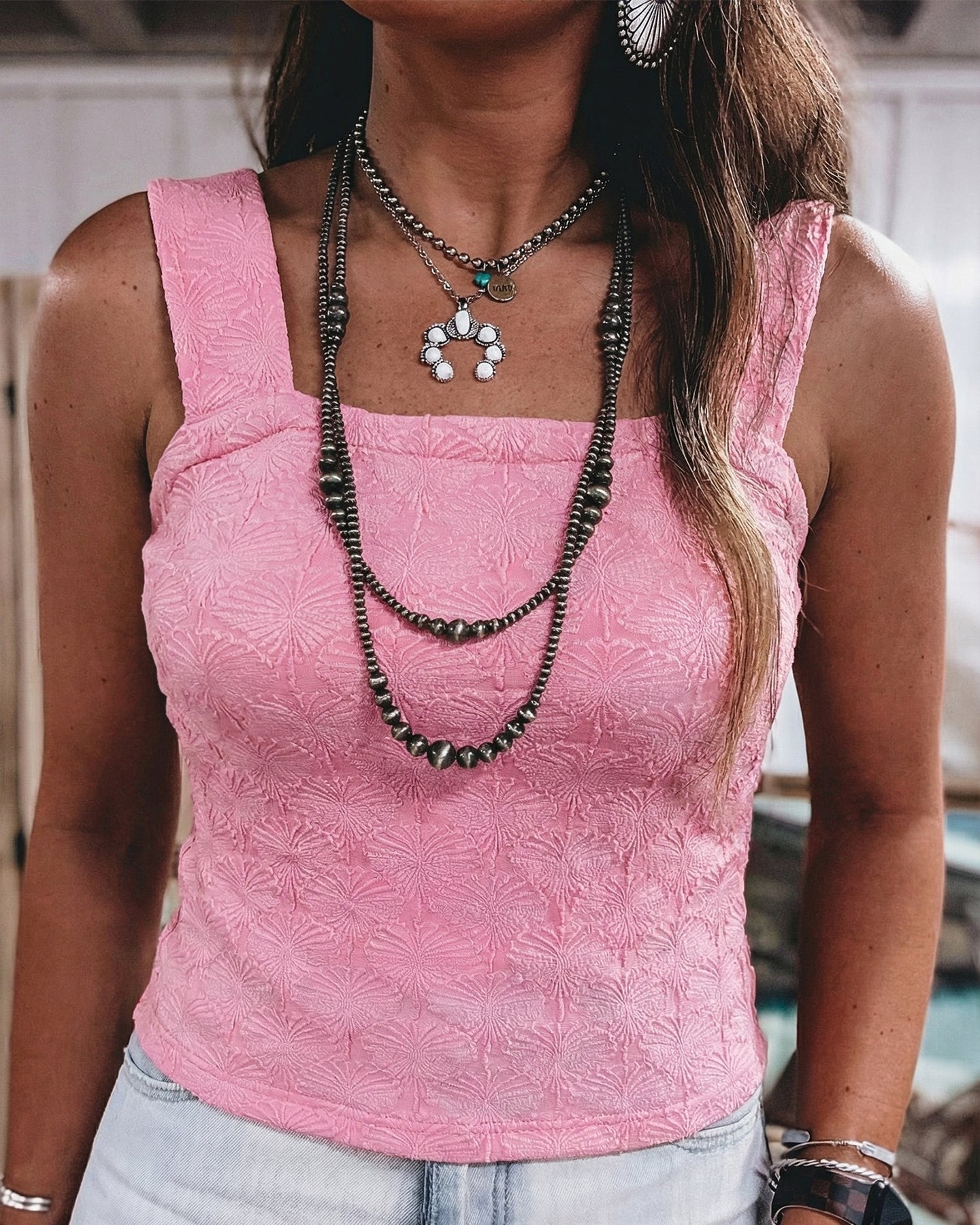 Elegant layers just got effortless. This Western Jacquard Square Neck Slim Tank is pure sophistication—dimensional floral texture meets a flattering square neckline that frames your collarbone beautifully. The slim fit hugs your curves in all the right ways, giving you that confident, polished look whether you're dressing up for night out or elevating your everyday style.

In gorgeous pink, now at £10.68.

Shop now: 

#WesternStyle #JacquardTank #SquareNeckTop #SlimFitTank #WomensFashionUK