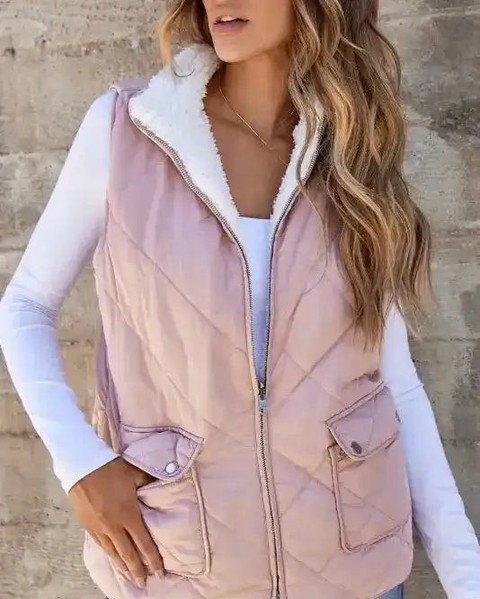 Ever struggle to stay warm without looking bulky?

This fleece-lined quilted vest does the heavy lifting for you. The quilted outer shell gives you classic style while the cosy fleece interior wraps you in genuine warmth—perfect for layering through autumn and winter.

Zip closure. Side pockets. Two gorgeous colours (Smoke Gray and Black). All the practicality you need, none of the bulk.

Stay cosy and comfortable. Now at £37.50.

#QuiltedVest #FleeceLinedGilet #WinterWardrobe #LayeringEssentials #WomensOuterwear