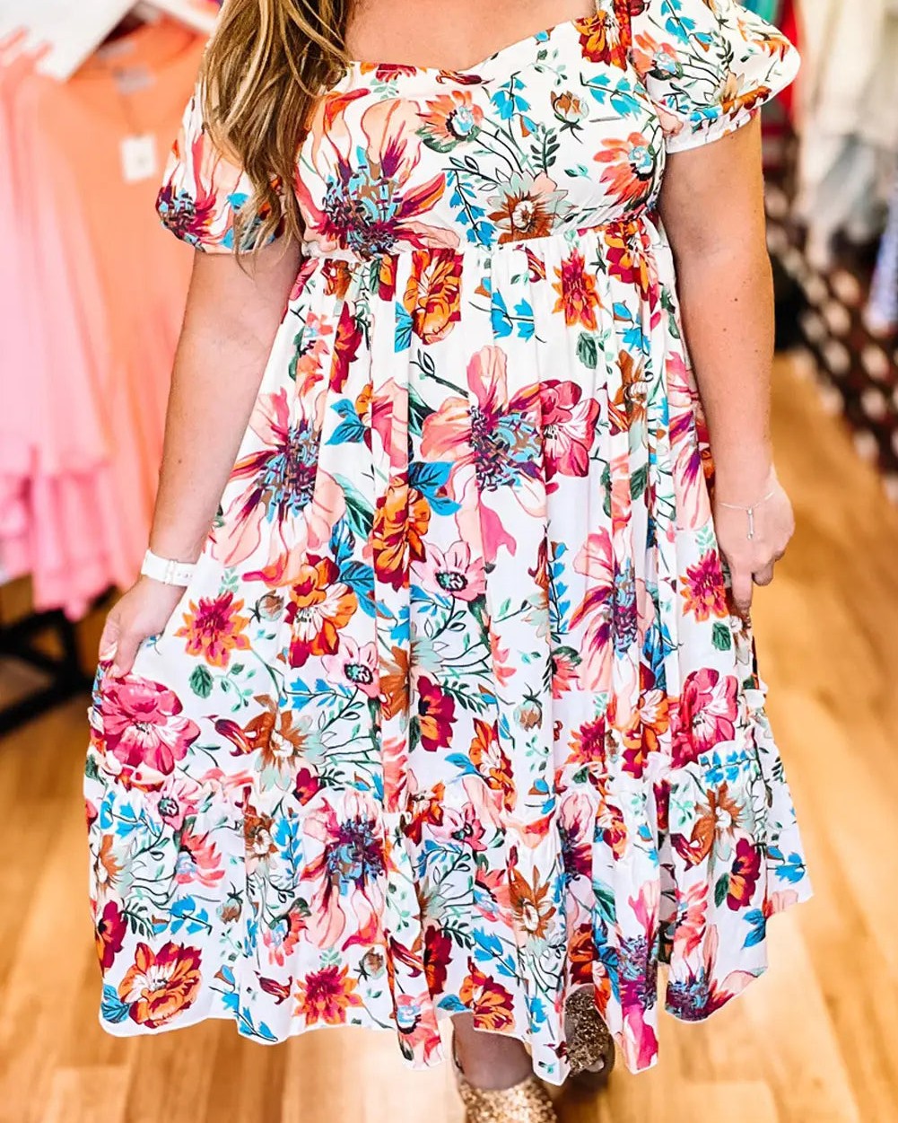 Summer just got more elegant. That moment you slip on a dress that feels custom-made for your shape—the square neckline frames you beautifully, the puff sleeves add just the right romance, and the flowing midi silhouette lets you move freely.

This white floral midi dress celebrates curves with genuine sophistication. Crisp, timeless, and designed to make you feel absolutely gorgeous.

Now at £38.71 (was £54.20).

#PlusSizeFashion #FloralDress #SummerStyle #MidiDress #ElegantWear