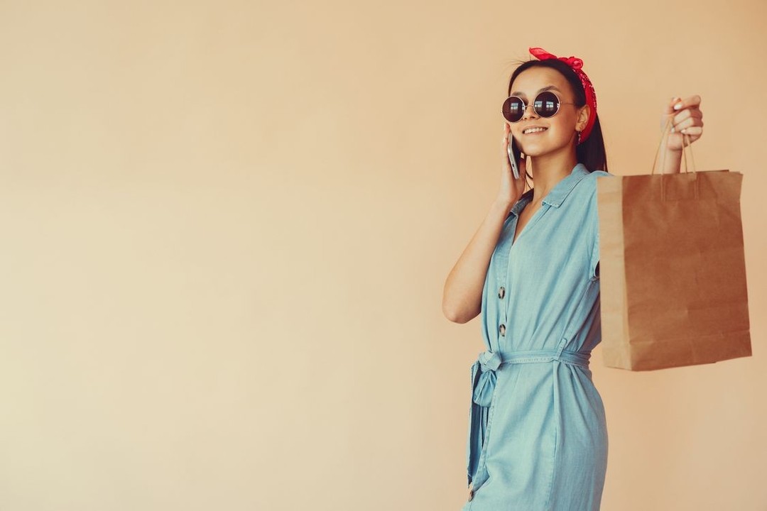 The idea of clothing that responds to you — that adapts to your body temperature, changes colour with your mood, or monitors your health — has been a science fiction staple for decades. In 2026, smart textiles have moved from laboratory concepts to commercial products. The is ...