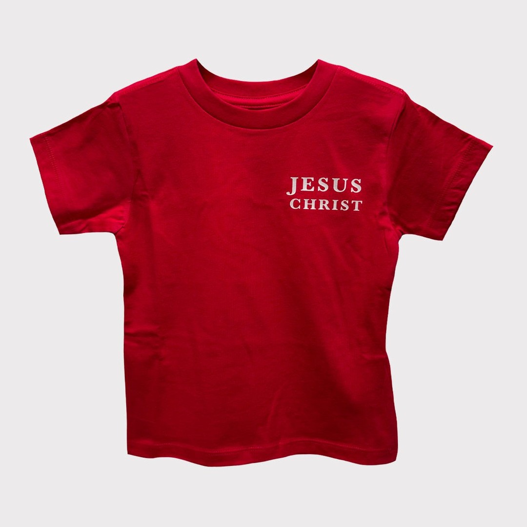 Your little one deserves a gentle reminder that help is always there. This pocket-sized Jesus tee features an interactive "Need prayer? Tap on my shoulder" message on the back—perfect for teaching faith in a fun, meaningful way.

https://ssdlr.shop/l/da75b98a

#FaithForKids #ToddlerFashion #FamilyMatching #ChristianApparel #RedLetterCo