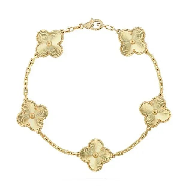 Sunlight catches the delicate clover as it settles on your wrist—a quiet reminder of good fortune and timeless elegance.

This 925 sterling silver bracelet pairs genuine craftsmanship with an 18k gold finish that won't fade. The adjustable clasp fits wrists from 6" to 8", making it effortless to find your perfect fit. Whether you're dressing it up or keeping it simple, this piece transitions seamlessly from everyday wear to special moments.

https://ssdlr.shop/l/6b3aa4f9

#SterlingsilverBracelet #CloverJewelry #GoldPlatedJewelry #AdjustableBracelet #TimelessStyle