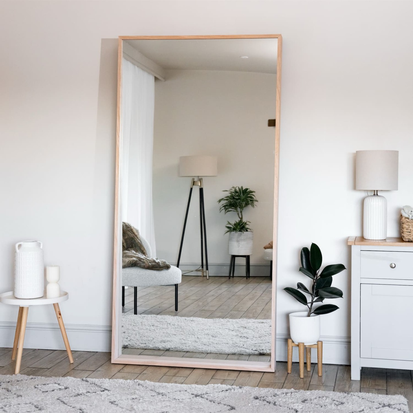 Want to make any room feel bigger and brighter instantly?

The Hanaka Full-Length Mirror does exactly that. With its stunning natural oak frame and generous 200cm x 100cm size, it's the perfect statement piece for bedrooms, living rooms, or hallways.

The warm wood finish brings elegance to your space while the angled design ensures flawless reflections every time.

Available now for £399.95 at https://jobuhome.com/products/hanaka-full-length-natural-oak-rectangle-mirror-200cm-x-100cm

#FullLengthMirror #NaturalOak #HomeDecor #InteriorStyle #MirrorDesign