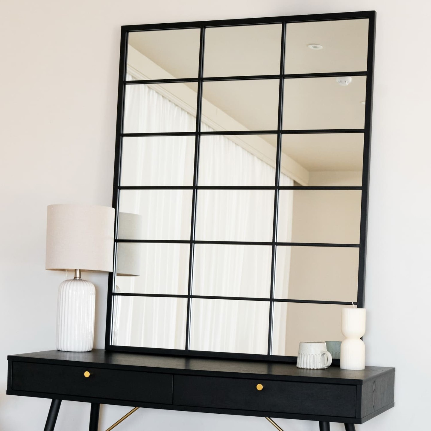 Ever noticed how the right mirror can completely transform a room?

The Kyō Black Metal Rectangle Lattice Mirror does exactly that. Its stunning window pane design bounces light around, making spaces feel instantly bigger and brighter. The sleek black metal frame is hand-welded to perfection—giving you that luxury look without the luxury price tag.

Now at £175.95, this is the statement piece your walls have been waiting for.

Shop now: https://jobuhome.com/products/kyo-black-metal-rectangle-lattice-window-mirror-120cm-x-95cm

#MirrorDecor #InteriorInspo #HomeStyle #StatementMirror #ModernDesign