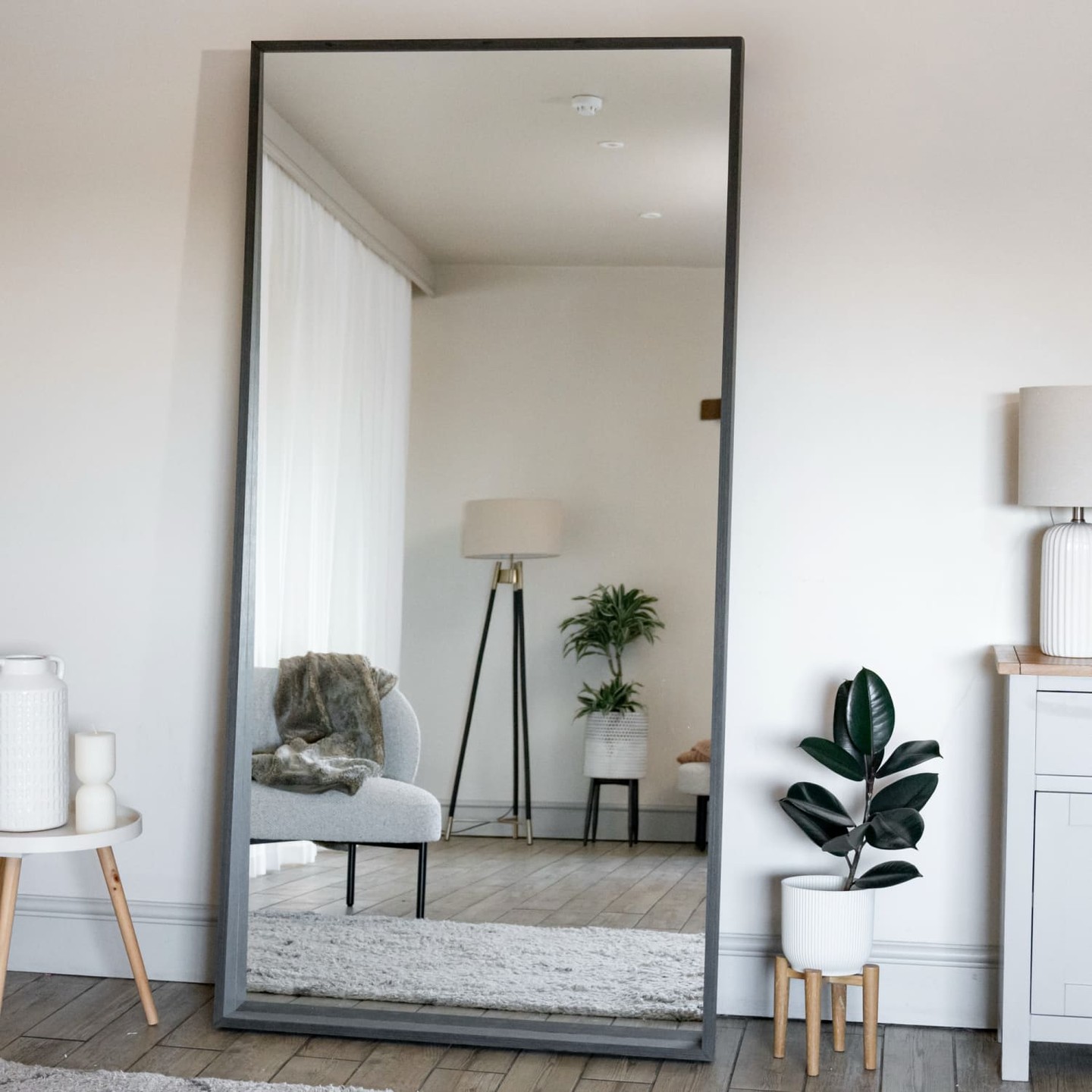 Morning mirror check—except this time you're looking at yourself in something actually stunning.

The Hanaka Black Oak Leaner brings that gallery-worthy moment to your space. At 200cm tall and 100cm wide, it's a full-length statement piece that works in bedrooms, living rooms, hallways, or anywhere you need real presence.

That sleek black oak finish? It grounds any room while the angled frame design keeps everything feeling modern and intentional. No awkward positioning—just a mirror that leans in perfectly.

Available now for £399.95 at https://jobuhome.com/products/hanaka-full-length-black-oak-rectangle-mirror-200cm-x-100cm

#HanakaDesign #StatementMirror #BlackOakInteriors #ModernHome #InteriorStyling