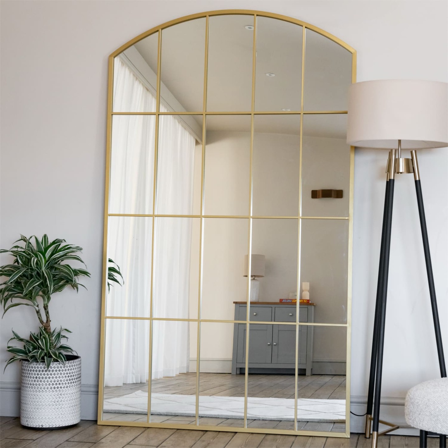 The Spring Sale is on giving you 10% off your order with code SPRING10 as well as up to 50% off selected products - Check out the Tomi - Full Length Gold Metal Arched Lattice Window Mirror - 180cm x 105cm. that offers quality & style. Check out full fantastic product ranges at http://www.jobuhome.com
 #archedwindowmirror #deliverydpd #festive #onoffer

https://jobuhome.com/products/tomi