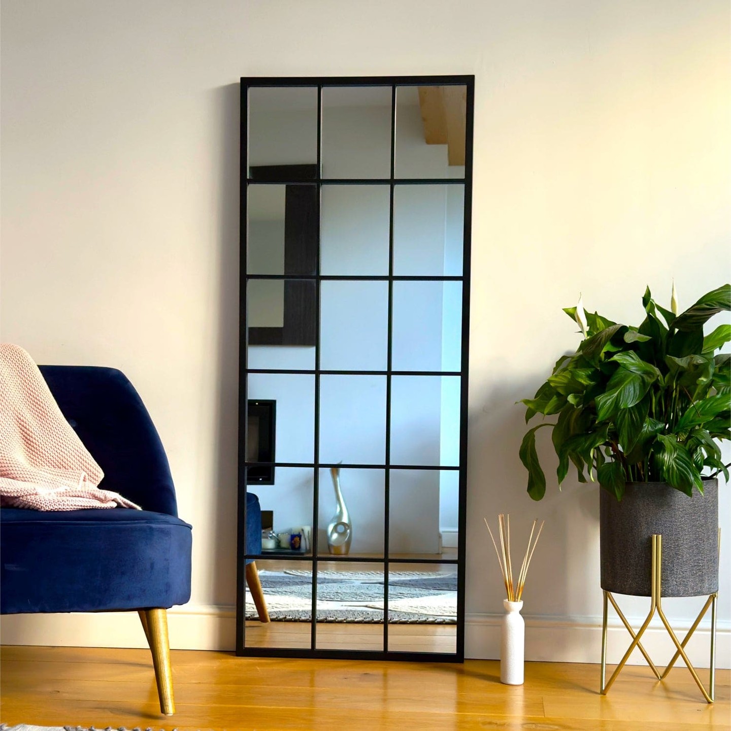 Picture stepping back to see your whole outfit reflected in one sleek frame—the Kyō makes that moment feel intentional, not rushed.

This full-length mirror brings light and depth into any room. The bold black metal grid catches the eye while the generous 150cm x 60cm size gives you the perfect vantage point. Modern, confident, unmissable.

Transform your space for £229.95.

https://jobuhome.com/products/full-length-black-rectangle-window-mirror-150cm

#KyōMirror #FullLengthMirror #InteriorStyle #ModernHome #HomeDecor