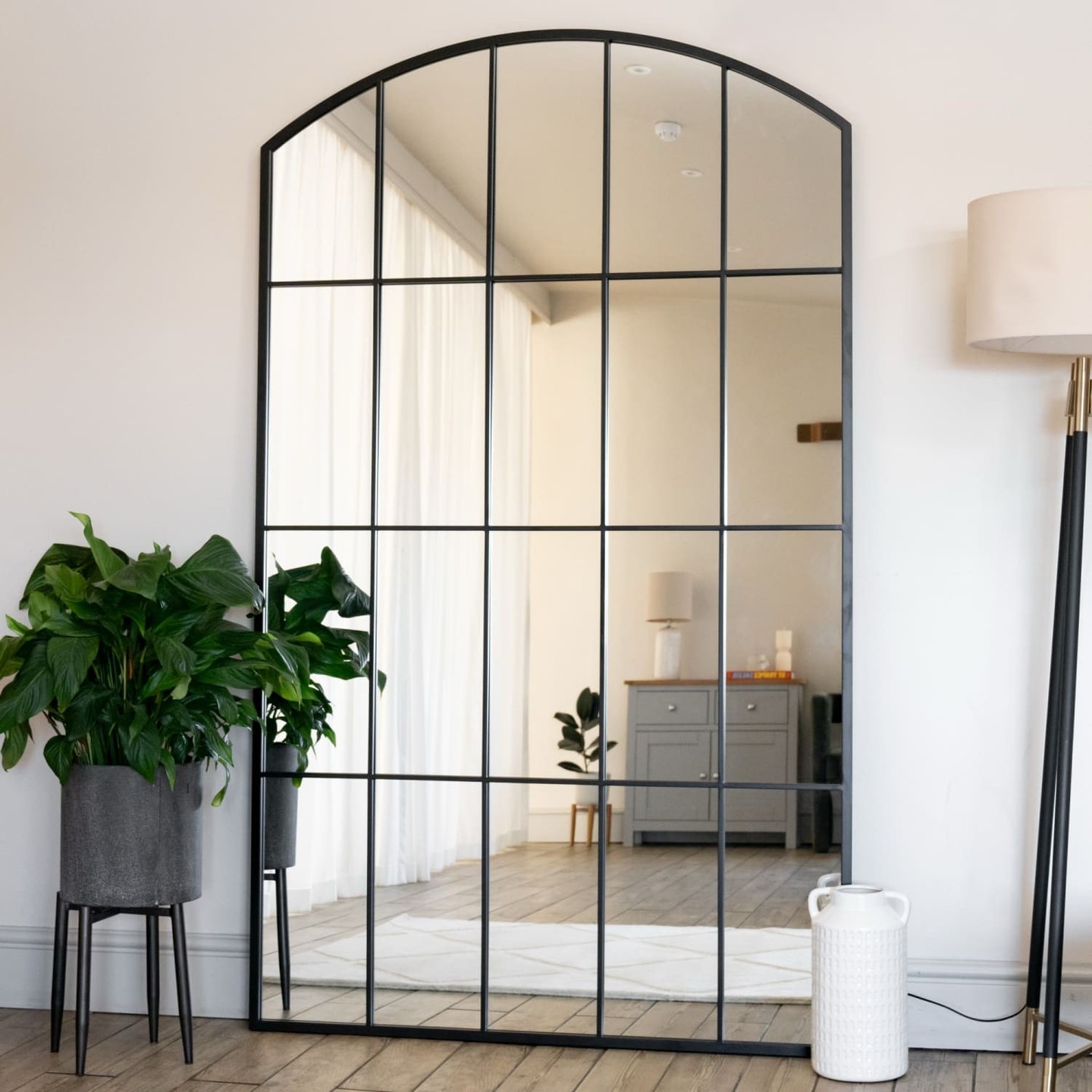 Arched mirrors transform cramped spaces into rooms that feel twice as big.

The Tomi's stunning curved design floods your space with light while its sleek black metal frame adds instant sophistication to any room. Whether it's your bedroom, hallway, or living area, this 200cm x 120cm statement piece becomes the focal point everyone notices.

Hand-welded craftsmanship meets timeless style. Available now for £399.95.

Grab yours: https://jobuhome.com/products/full-length-black-arched-window-mirror-200cm

#ArchivedWindowMirror #StatementMirror #HomeDecor #InteriorStyle #JōbūHome