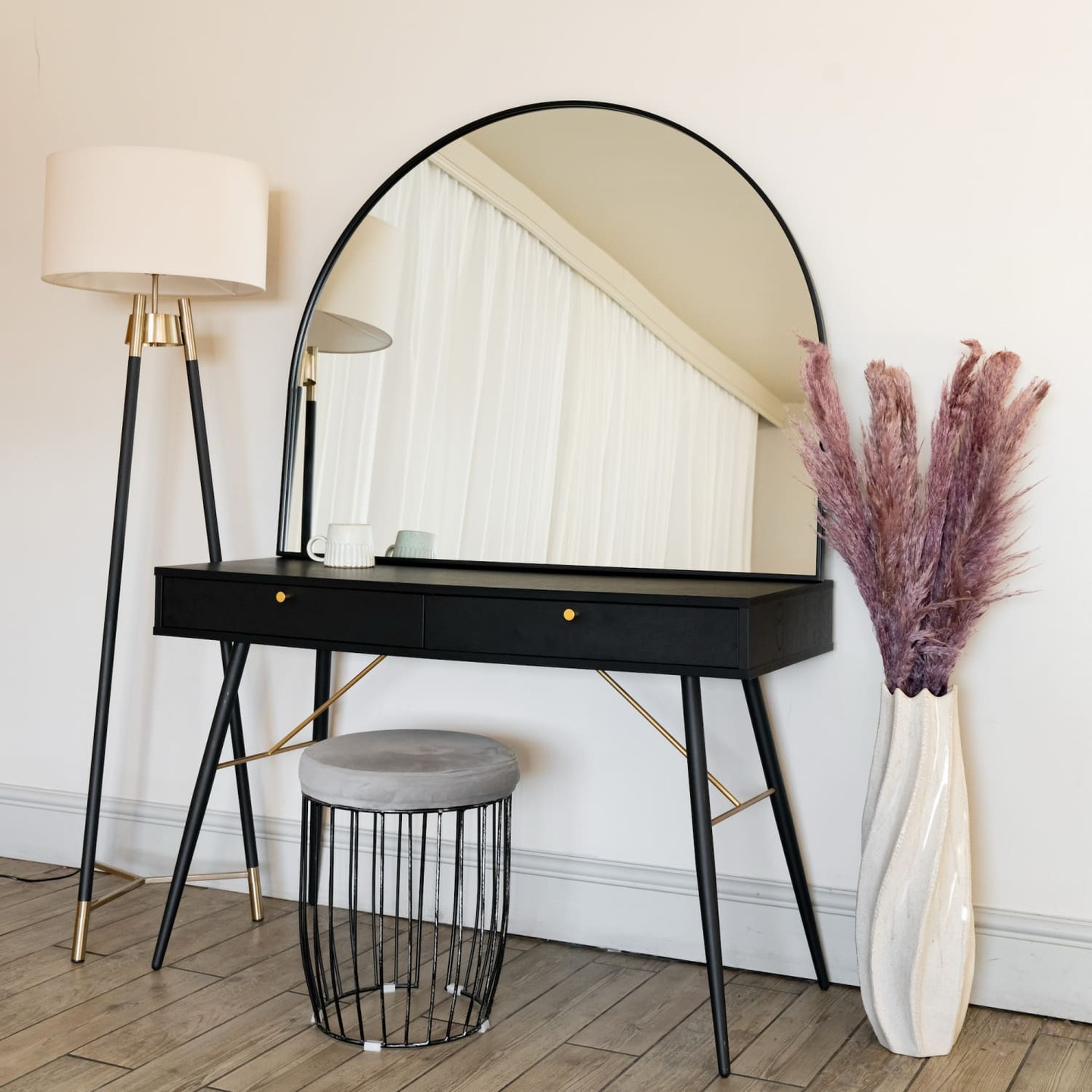 Light floods in as the arched frame catches every angle of your room.

The Akiko mirror transforms spaces instantly—its expansive reflection brightens dark corners while the sophisticated black finish elevates any décor. Whether in your bedroom, entryway, or living area, this luxury piece becomes the statement focal point you've been searching for.

https://jobuhome.com/products/akiko-black-metal-arched-mirror-95cm-x-120cm

#ArchivedMirror #LuxuryHome #InteriorDesign #ModernDecor #HomeStyle