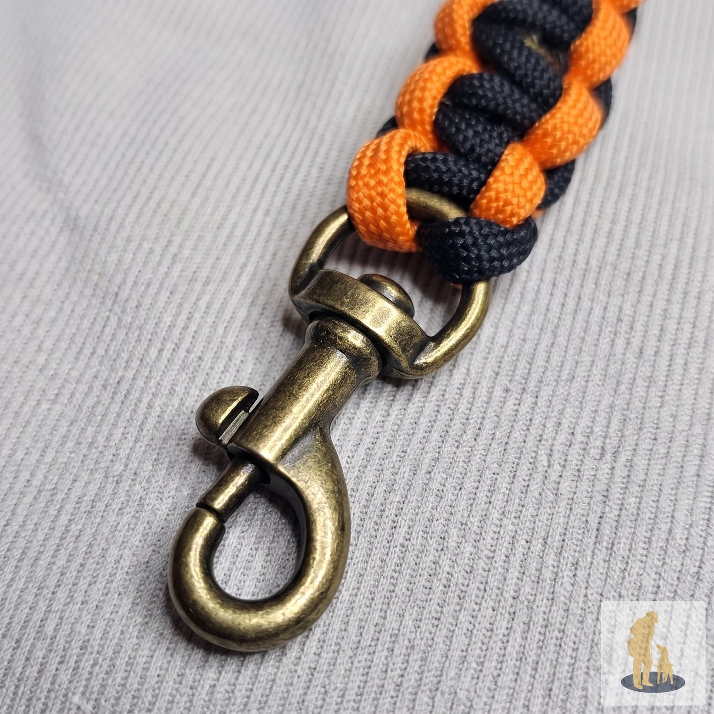 Over 50 years of gundog training wisdom in one handmade lanyard.

The Huntsman keeps your whistle exactly where you need it — secure, comfortable and ready for action. Hand-braided right here in Britain, it's built tough for training grounds, working tests and real field work.

That substantial metal clasp? Won't slip. That two-colour braid? Instantly recognisable. Perfect for handlers who demand reliability when it counts.

Grab yours for £7.99 at https://ssdlr.shop/l/a18b7c54

#GundogWhistle #ProTrain #BritishMade #GundogTraining #WorkingDogs