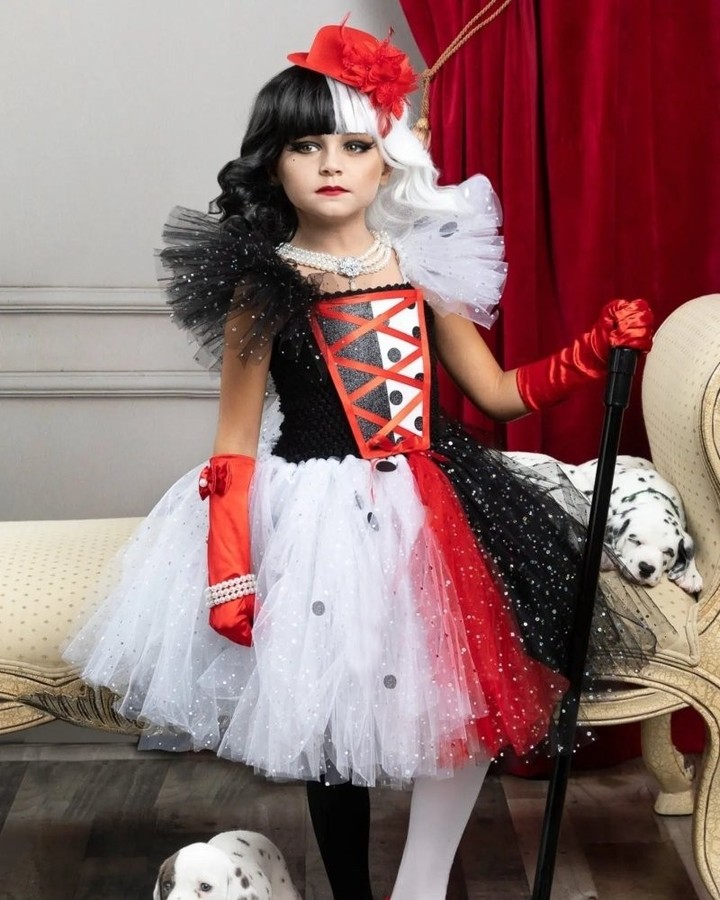 Your little fashionista is ready to steal the spotlight with this villain-chic look. ✨

Cruella's Fashionably Fierce Tutu Dress, Wig & Deluxe Accessory Set brings all the drama—spotted tutu, coordinating wig, pearl necklace, red gloves, and costume stick. Every piece is made for magical moments and unforgettable dress-up adventures.

Shop the look:
https://ssdlr.shop/l/65bfd092

#CruellaVibes #VillainChic #DressUpMagic #DisneyCostume #LittleFashionista